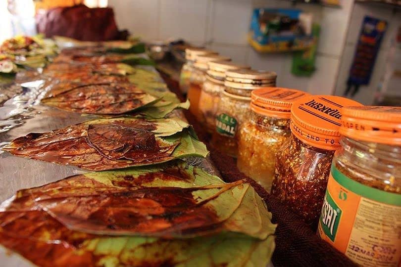 Meenakshi Pan Chutney with Keshar & Saffron Blended making flavoured Pan -200g | minakshi pan chatni | Kalkatta Meenakshi