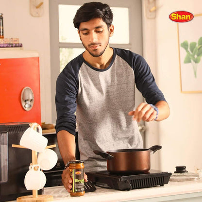 Shan Biryani Cooking Sauce 12.3oz (350g) - Simmer Sauce for Tasty Meat Layered Pilaf - Easy to Cook Delicious Meal at Home - Suitable for Vegetarians