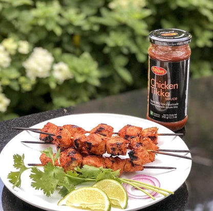 Shan Chicken Tikka Cooking Sauce 12.3oz (350g) - Simmer Sauce for Super Spicy BBQ Marinade - Easy to Cook Delicious Meal at Home - Suitable for Vegetarians