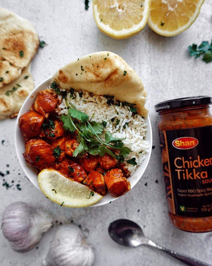 Shan Chicken Tikka Cooking Sauce 12.3oz (350g) - Simmer Sauce for Super Spicy BBQ Marinade - Easy to Cook Delicious Meal at Home - Suitable for Vegetarians
