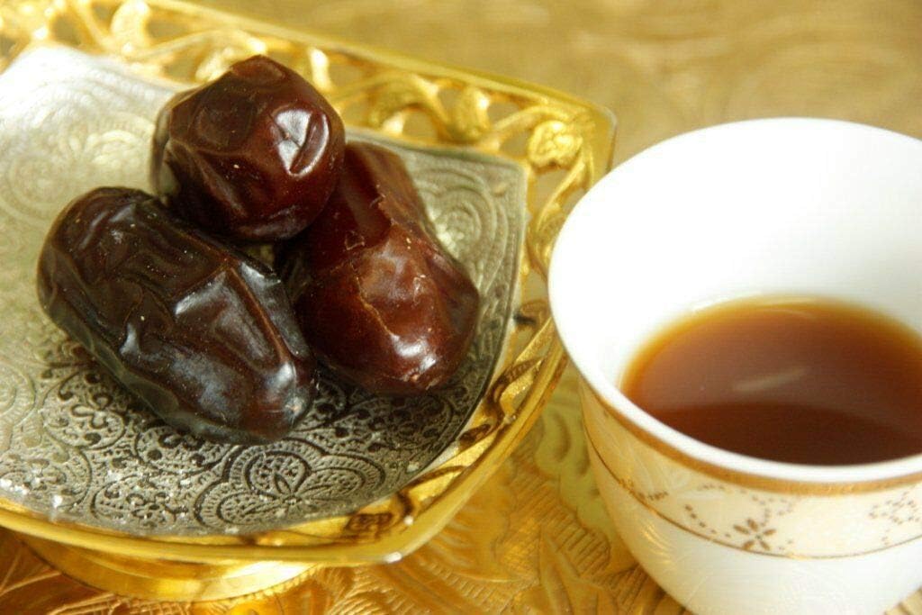 Al Madina Dates - Pack of 2-2LBS/907g -