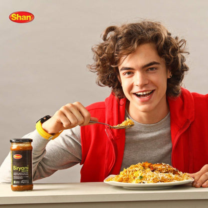Shan Biryani Cooking Sauce 12.3oz (350g) - Simmer Sauce for Tasty Meat Layered Pilaf - Easy to Cook Delicious Meal at Home - Suitable for Vegetarians
