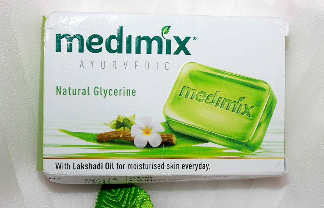 Medimix Herbal Handmade Ayurvedic Soap with Natural Glycerine With Lakshadi Oil for Dry Skin Pack of 10 (10 x 125 g)